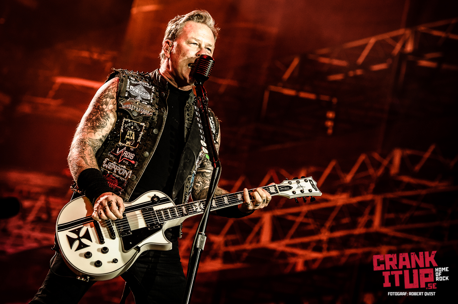 Metallica Billboards Hot Tours
